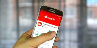 Reddit on a smartphone