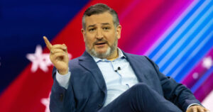 Senators Cruz and Wyden team up on a bill to stop government censorship Senators Cruz and Wyden team up on a bill to stop government censorship