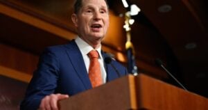 A senator wants the GAO to audit how federal agents use hacking tools on Americans A senator wants the GAO to audit how federal agents use hacking tools on Americans